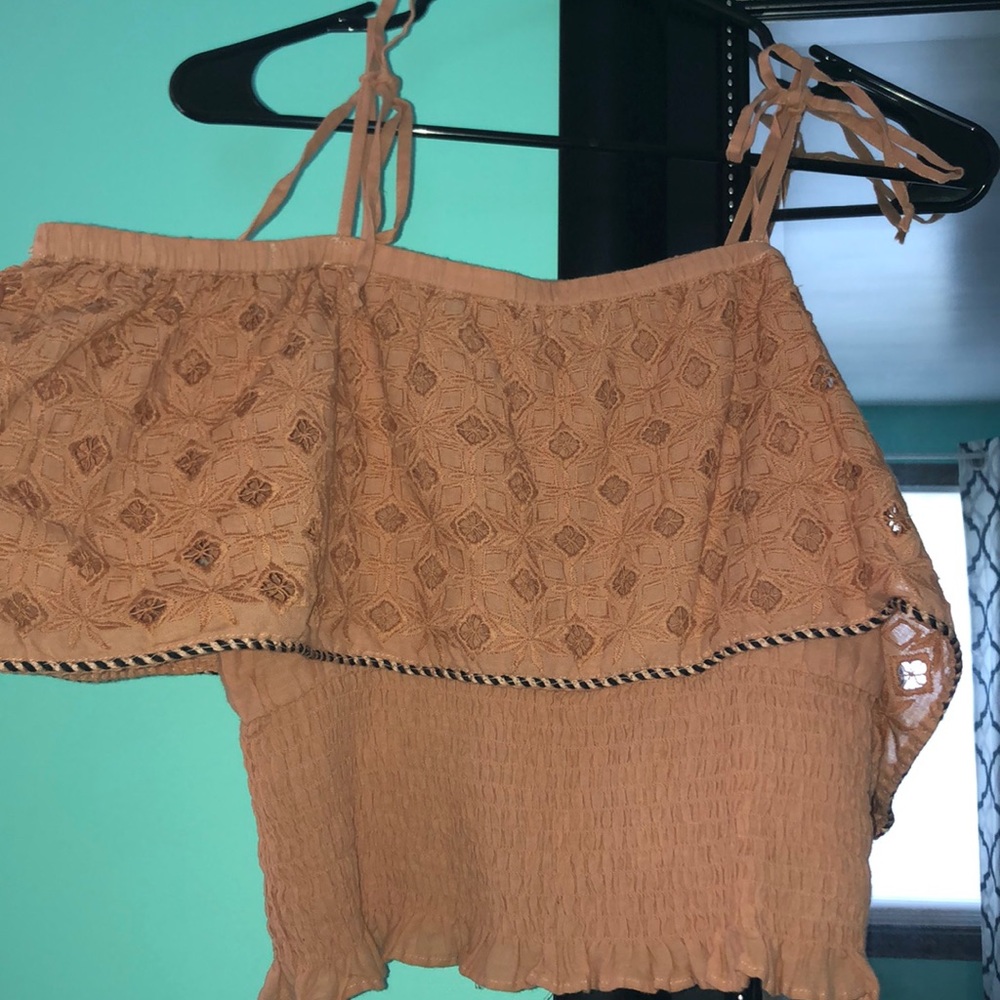 Tie/off the shoulder fitted top